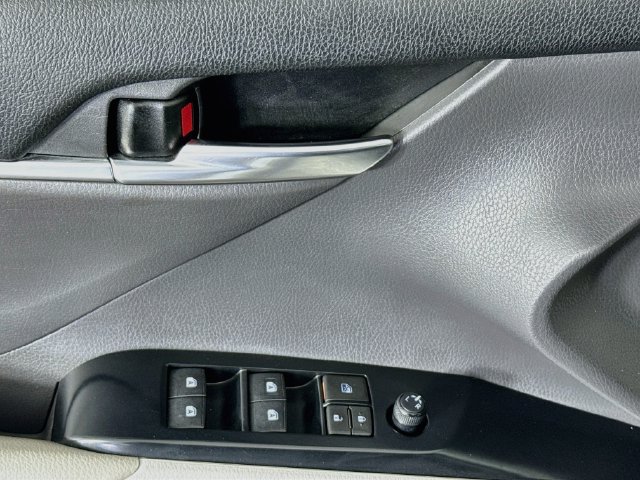 Used 2018 Toyota Camry LE FWD image 20