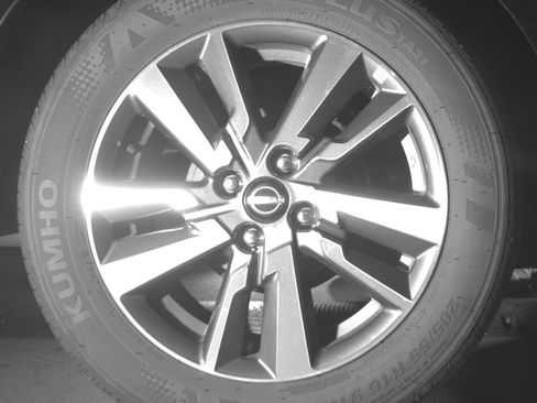 Used 2025 Nissan Versa SV image 15