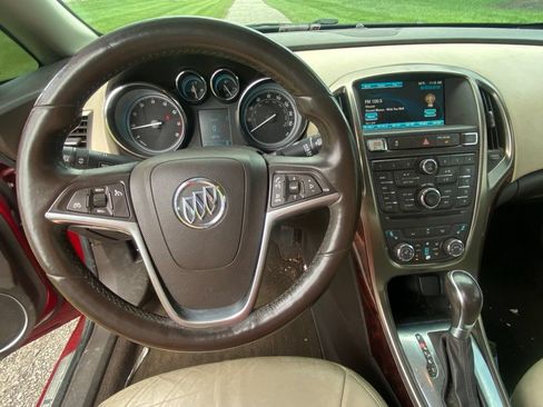 Used 2013 Buick Verano Leather FWD image 10