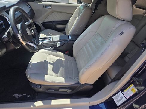 Used 2011 Ford Mustang Premium w/ 202A Rapid Spec Order Code RWD image 9