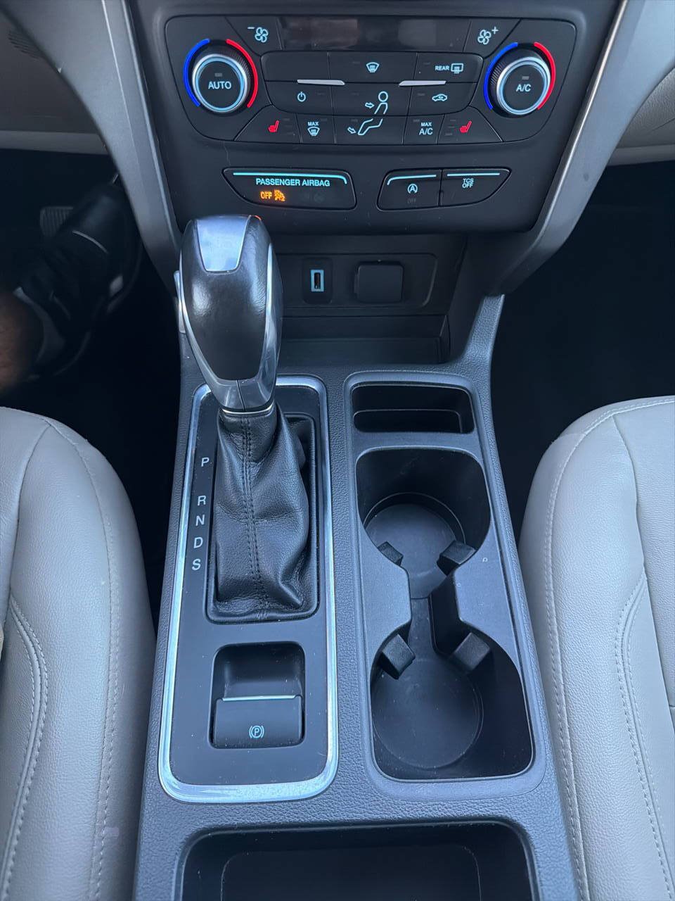 Used 2018 Ford Escape SEL FWD image 18