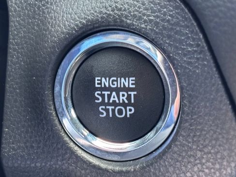 Used 2025 Toyota RAV4 XLE AWD/4WD image 35