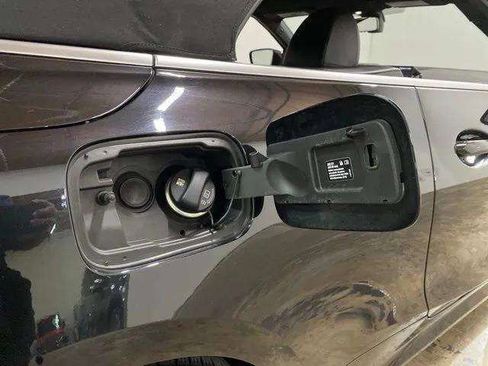 Used 2025 BMW 430i Convertible w/ Premium Package RWD image 97