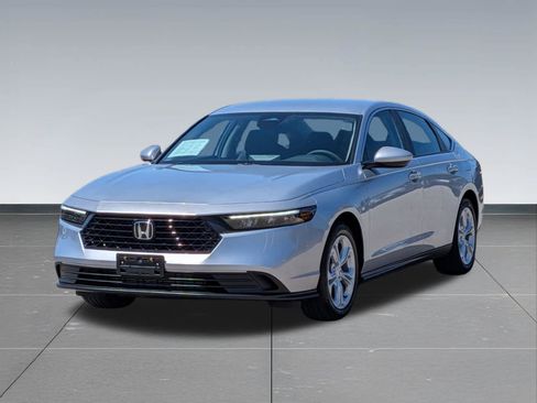 Certified 2025 Honda Accord LX image 9