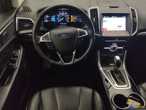Used 2018 Ford Edge Titanium w/ Technology Package FWD image 22