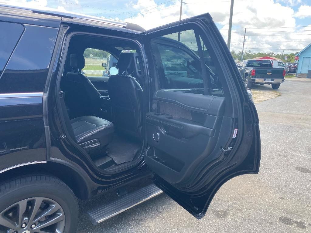 Used 2019 Ford Expedition Limited RWD image 19