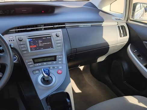 Used 2015 Toyota Prius Two image 28