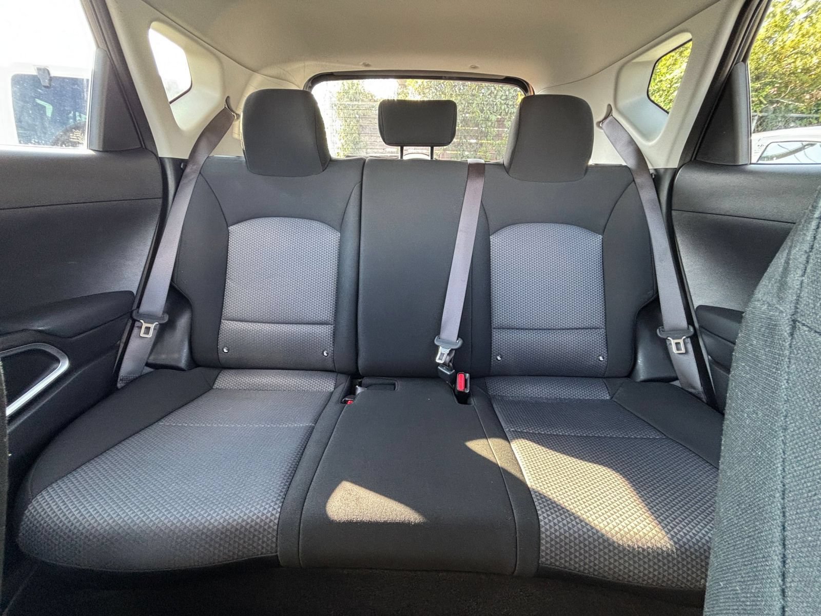 Used 2025 Kia Soul LX w/ LX Technology Package FWD image 35