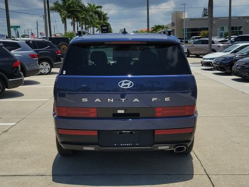Used 2025 Hyundai Santa Fe SEL FWD image 5