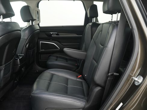 Used 2022 Kia Telluride EX w/ EX Premium Package image 17