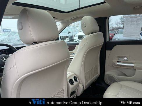 Certified 2022 Mercedes-Benz GLA 250 4MATIC image 21