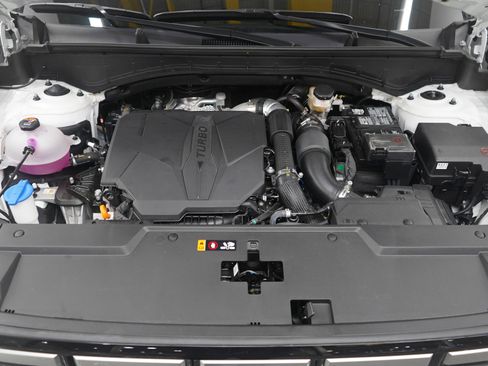 Used 2025 Hyundai Santa Fe SE image 30