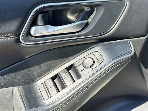 Used 2021 Nissan Rogue SV w/ Premium Package image 13