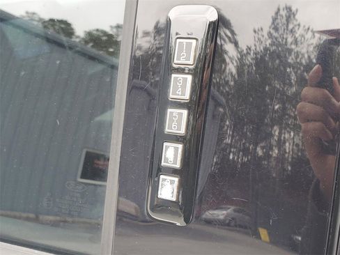 Used 2019 Ford F150 XLT w/ Equipment Group 302A Luxury image 16