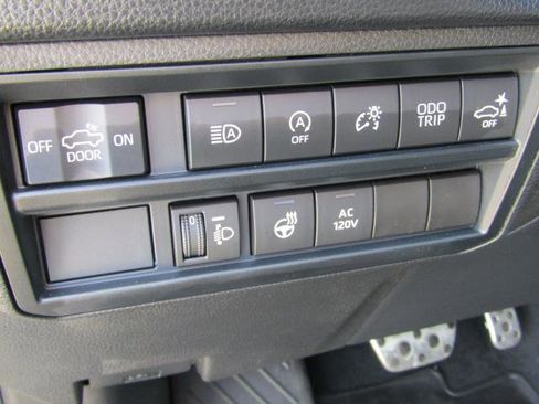 Used 2022 Toyota Tundra CrewMax w/ TRD Off-Road Pkg w/ TRD Off-Road Premium Package AWD/4WD image 25
