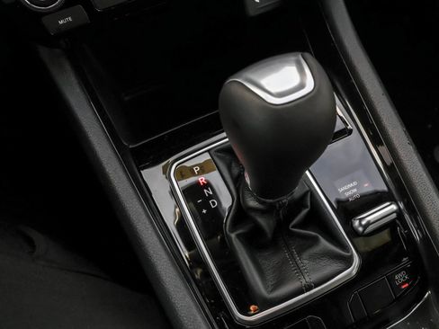 New 2026 Jeep Compass Latitude image 17