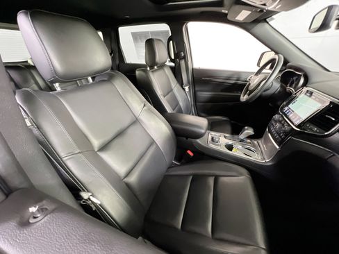 Used 2022 Jeep Grand Cherokee Limited image 26