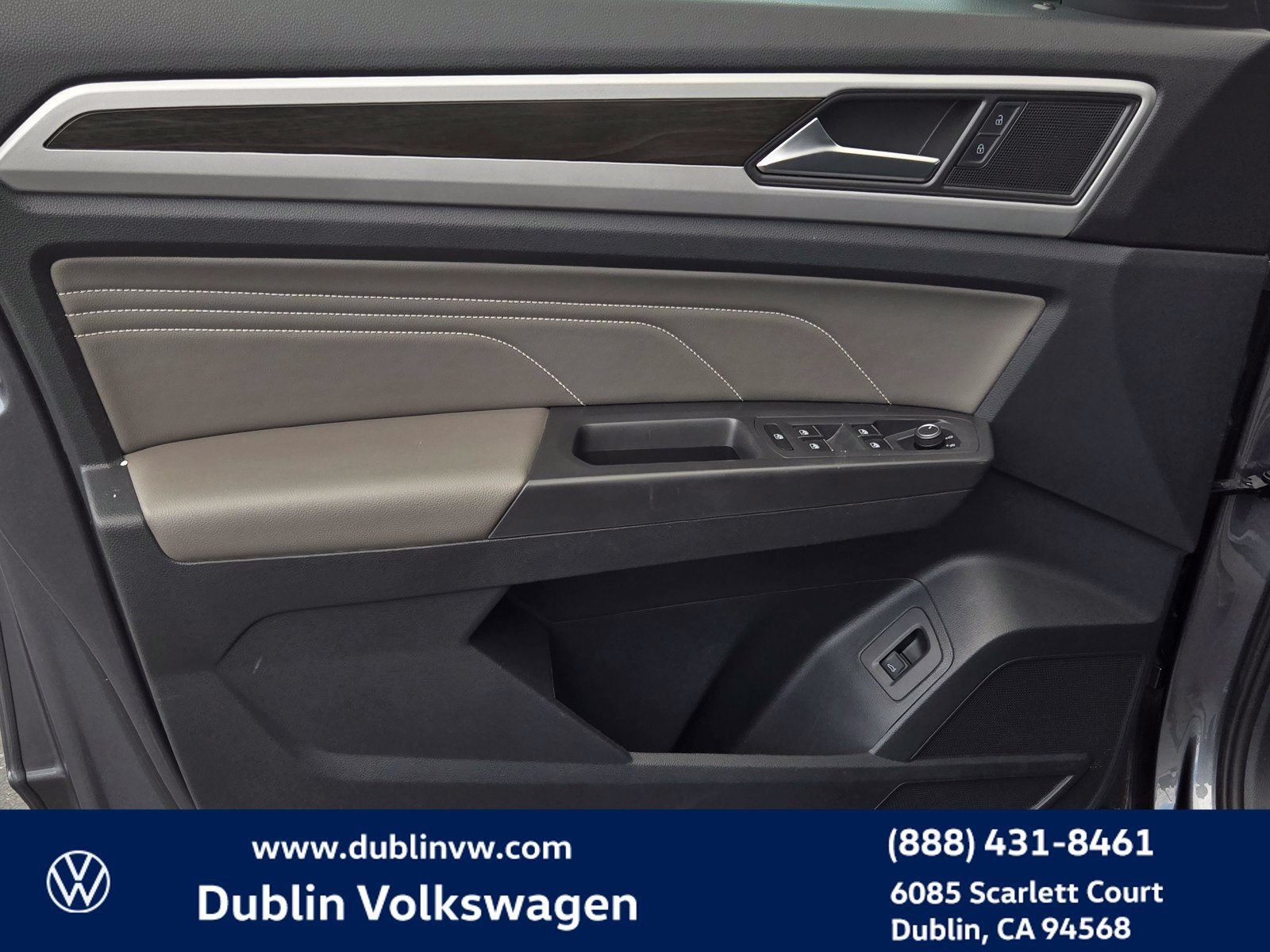 Used 2023 Volkswagen Atlas SE w/ Panoramic Sunroof Package FWD image 10