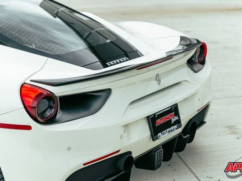 Used 2018 Ferrari 488 GTB RWD image 39
