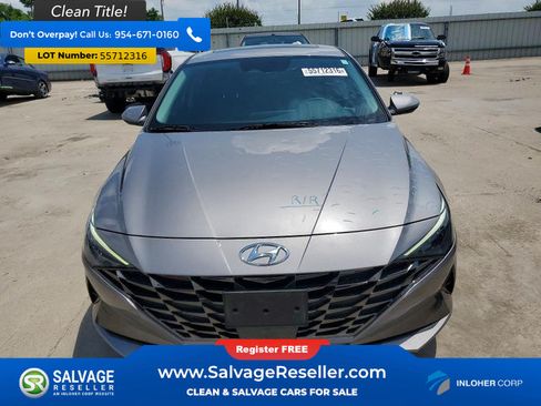 Used 2022 Hyundai Elantra Limited w/ Preferred Accessory Package FWD image 7