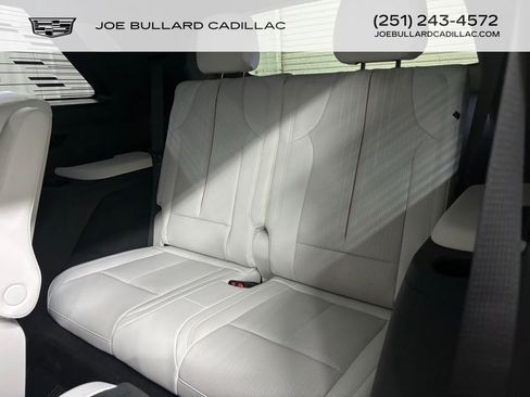 New 2026 Cadillac Vistiq Luxury w/ LPO, Floor Liner Package image 20