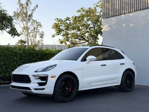 Used 2018 Porsche Macan GTS image 3