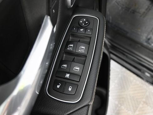 Used 2023 RAM 1500 Laramie AWD/4WD image 20