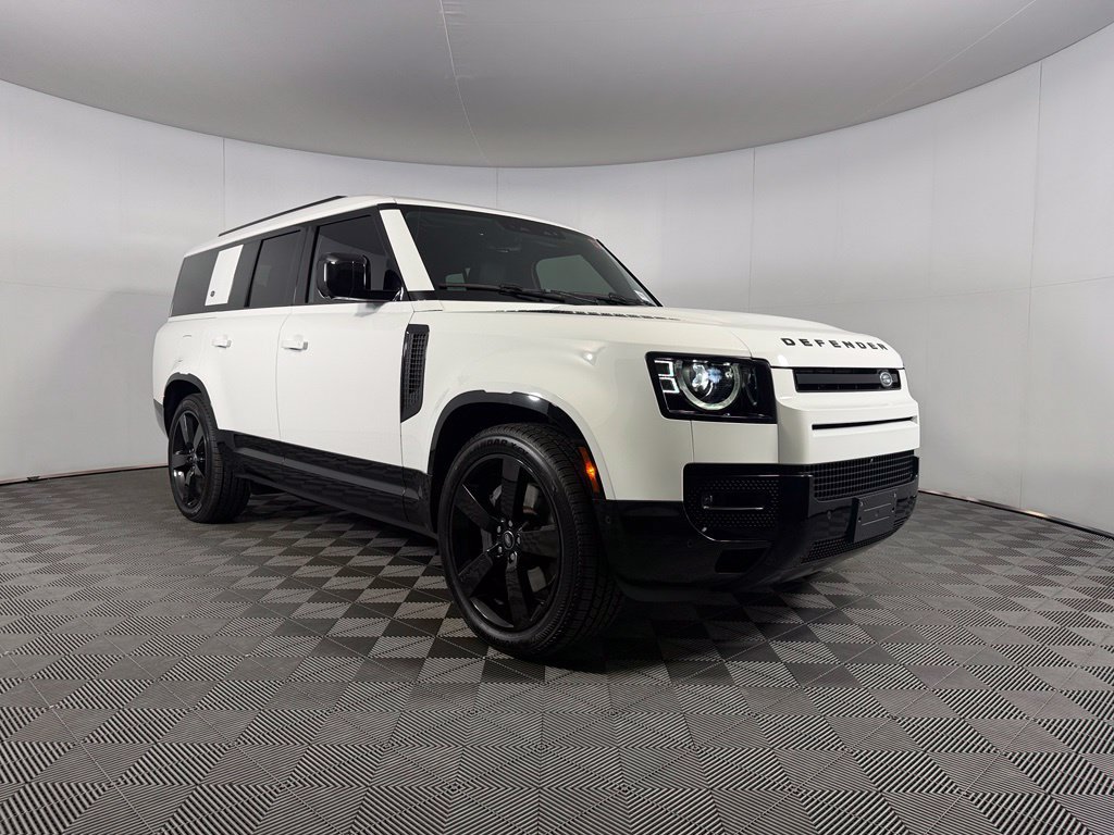 Used 2024 Land Rover Defender 130 X-Dynamic SE AWD/4WD image 2