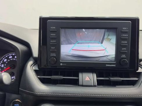 Used 2021 Toyota RAV4 XLE FWD image 28