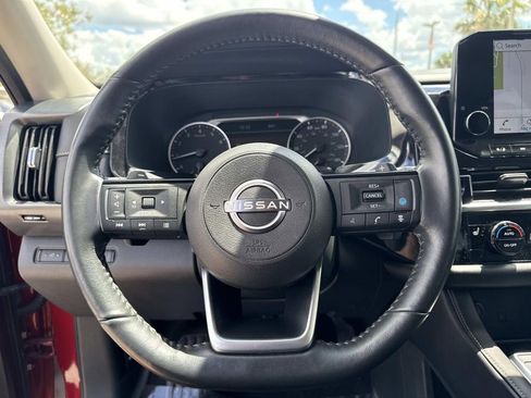 Used 2023 Nissan Pathfinder SL AWD/4WD image 30