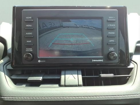 Used 2022 Toyota RAV4 XLE AWD/4WD image 19