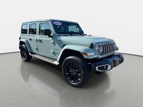 Used 2024 Jeep Wrangler Unlimited Sahara w/ Dual Top Group AWD/4WD image 2