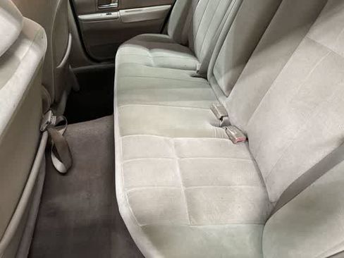 Used 2005 Mercury Grand Marquis GS RWD image 11