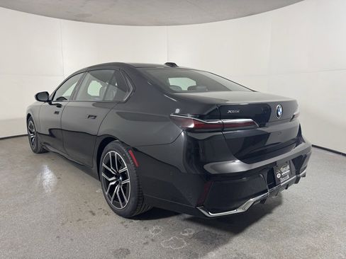 Used 2025 BMW 740i xDrive image 8