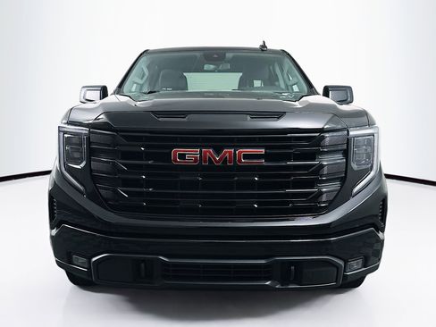 Used 2024 GMC Sierra 1500 Elevation AWD/4WD image 2