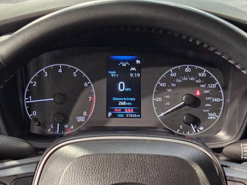 Used 2025 Toyota Corolla SE FWD image 15