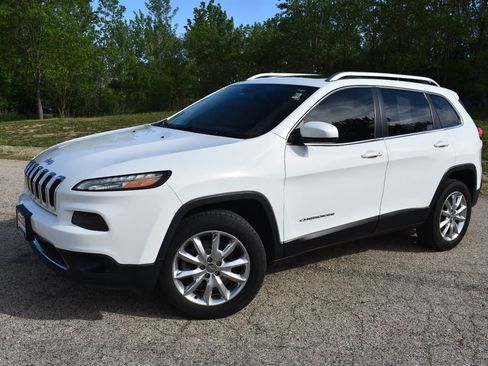 Used 2014 Jeep Cherokee Limited w/ Luxury Group AWD/4WD image 13