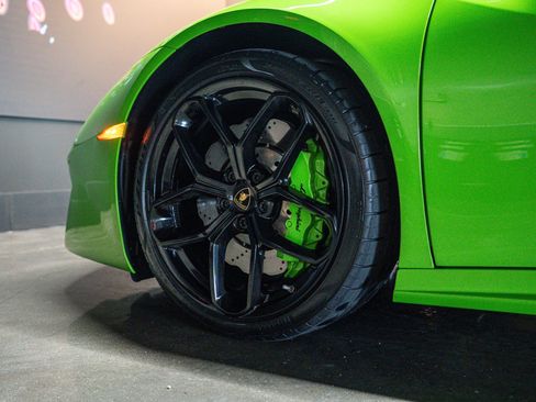 Used 2018 Lamborghini Huracan LP 580-2 RWD image 15