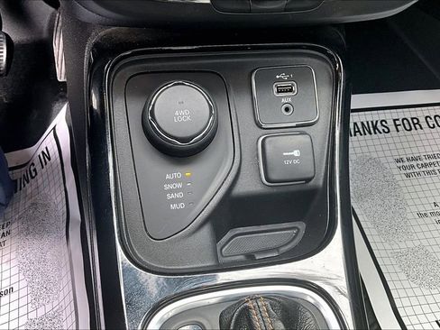 Used 2020 Jeep Compass Limited image 33