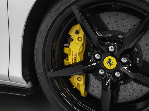 Certified 2020 Ferrari F8 Tributo RWD image 11