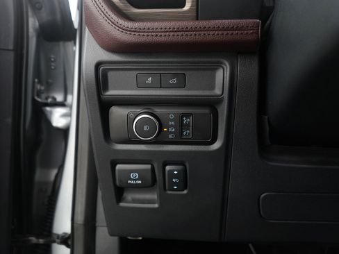 Used 2024 Ford Expedition Max Limited image 25