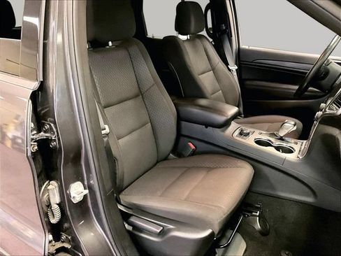 Used 2021 Jeep Grand Cherokee Laredo AWD/4WD image 7