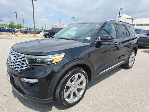 Certified 2020 Ford Explorer Platinum w/ Premium Technology Package AWD/4WD image 1