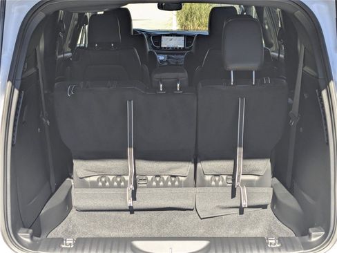 New 2026 Chrysler Pacifica Select image 13