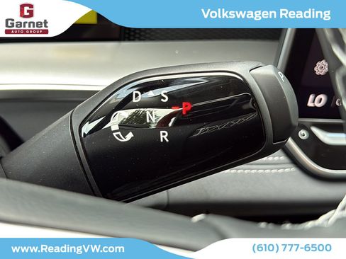 New 2025 Volkswagen Tiguan SE image 16