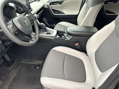 Used 2020 Toyota RAV4 XLE image 15