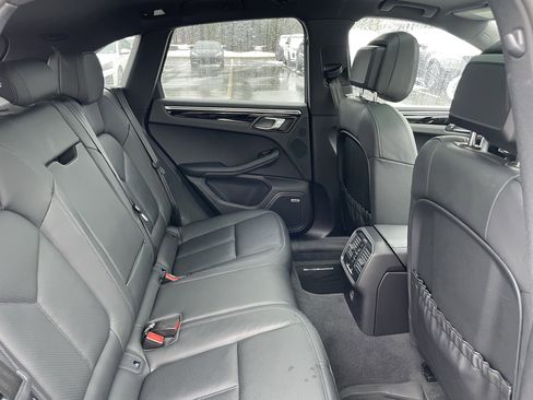 Used 2022 Porsche Macan image 31