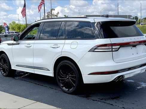 Used 2025 Lincoln Aviator Reserve w/ Jet Appearance Package AWD/4WD image 2
