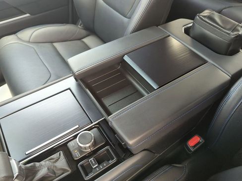 Used 2023 Toyota Tundra Platinum AWD/4WD image 21