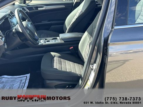 Used 2019 Ford Fusion SE image 11